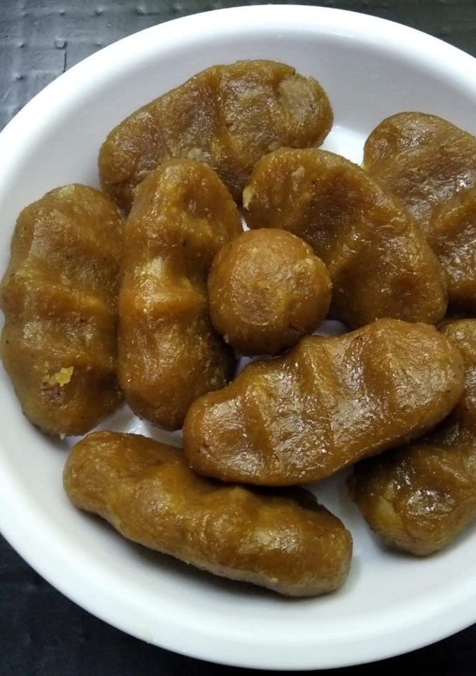 கோதுமை மாவு கொழுக்கட்டை(wheat kolukattai recipe in tamil) செய்முறை முக்கிய புகைப்படம்