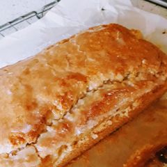 A picture of Lemon drizzle cake (vegan).