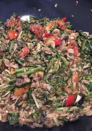 Foto resep Salad endive dengan ikan cakalang