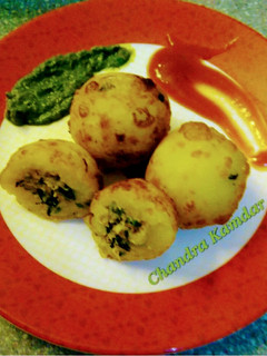 कोकोनट स्टफ्ड पोटैटो पेटिस(coconut sfuffed potato patties recipe in Hindi) रेसिपी मुख्य फोटो