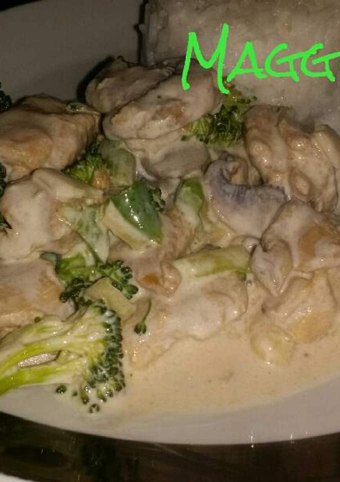 Una foto de Pollo en crema de champiñones y brócoli