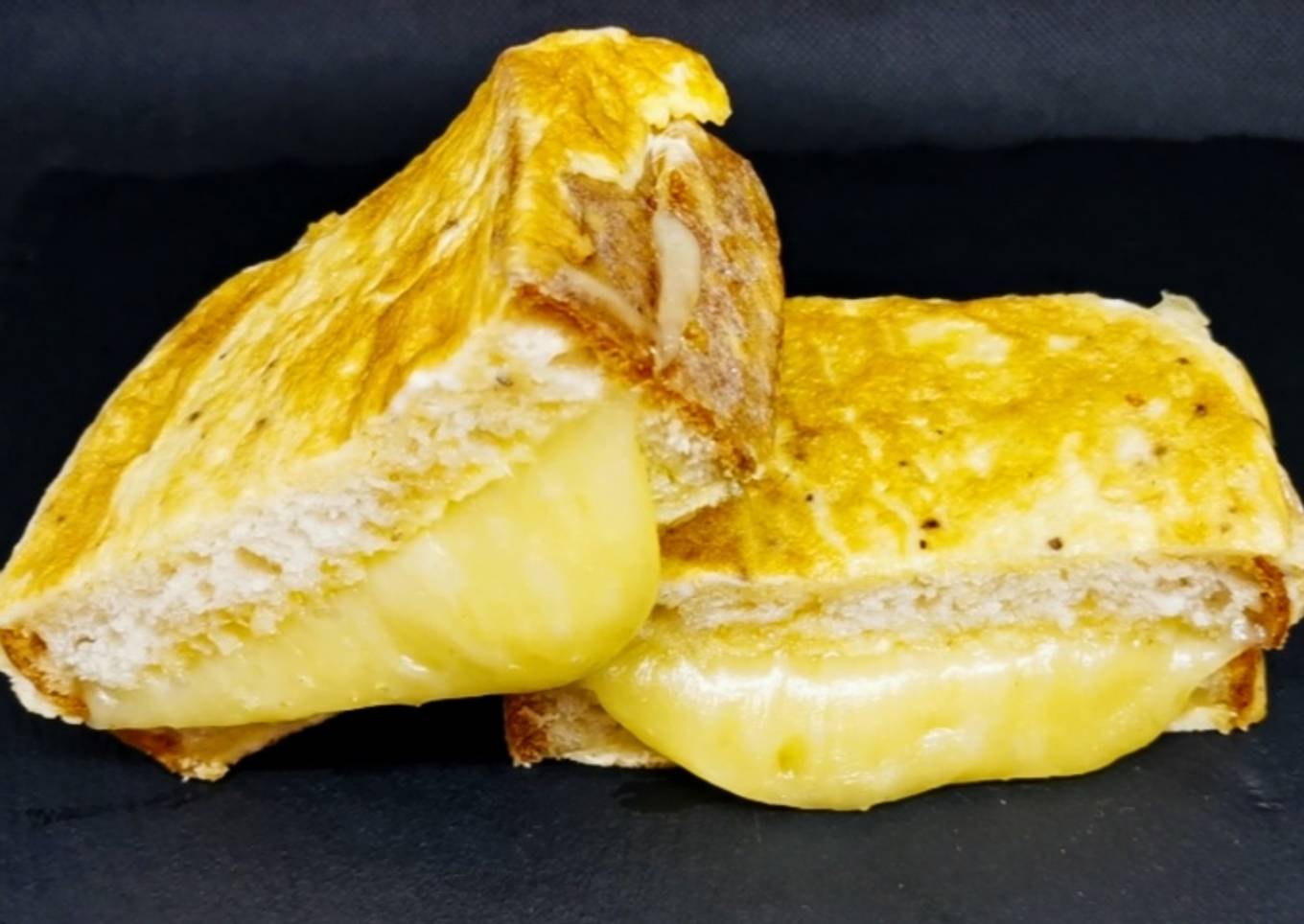 Sándwich de huevo y queso