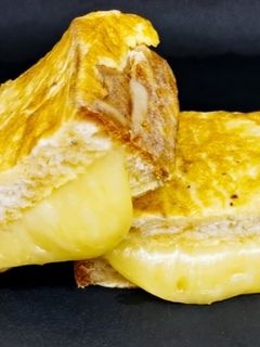 Una foto de Sándwich de huevo y queso