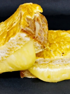 Una foto de Sándwich de huevo y queso