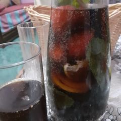 A picture of Refreshing mint strawberry cola drink.