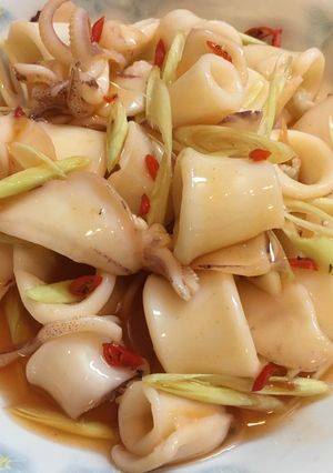Hình của món Mực chua ngọt.