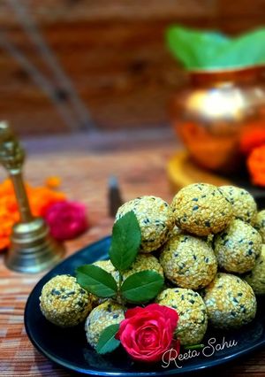 तिल सोठ के लड्डु (Til sonth ke laddu recipe in Hindi) रेसिपी मुख्य फोटो