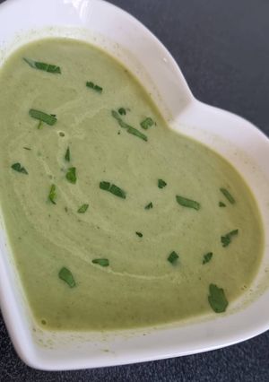 Une photo de Soupe de fanes de radis légère