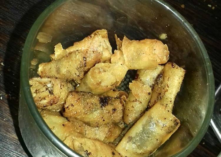 Sumpia isi abon cokelat keju