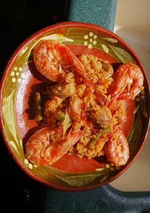 Una foto de Paella a mi manera