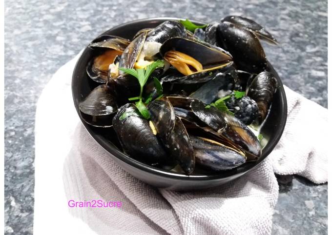 How to Prepare Quick Moules à la crème de reblochon