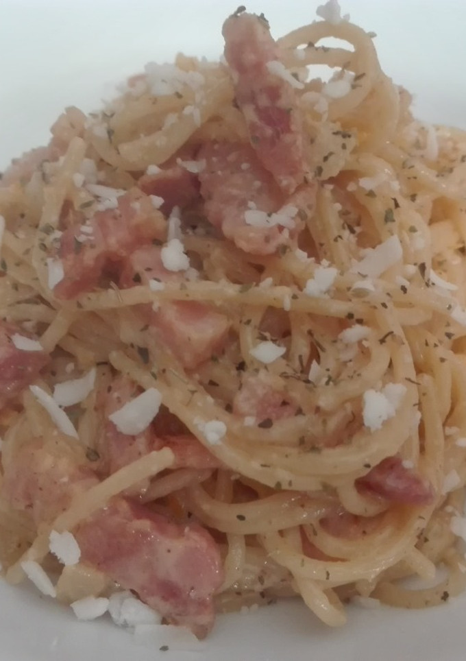 Una foto de Espaguetis Carbonara
