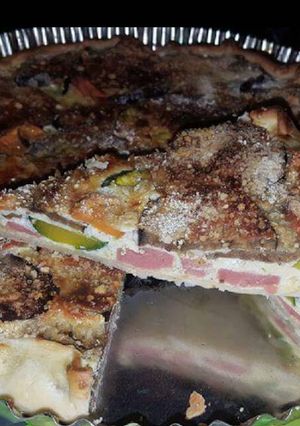 Una foto de Tarta light de vegetales y salchichas