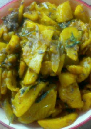 A picture of Aloo bhujiya.