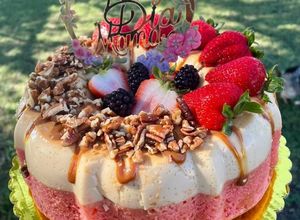 Una foto de Chocoflan de fresa