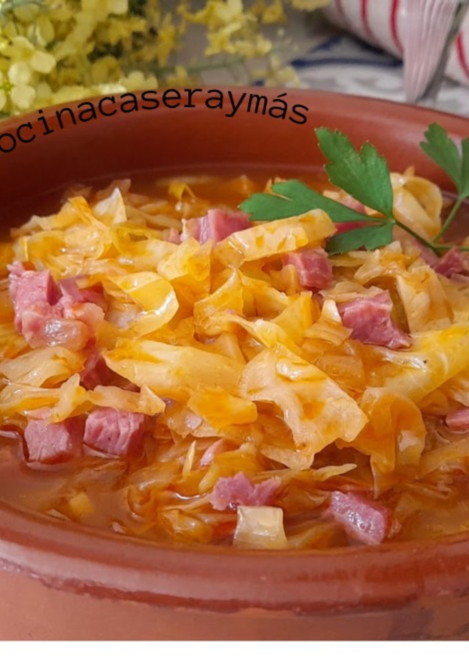 Una foto de Guiso de col con jamón