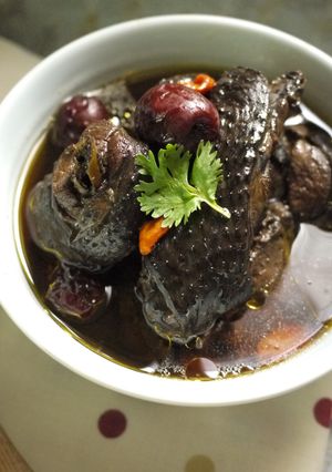 仙草烏骨雞湯 的食譜成品照片