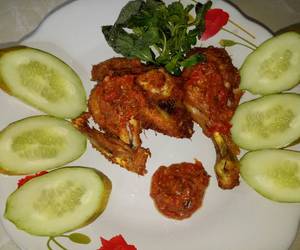 Resep mudah Ayam penyet sambal terasi Gurih Mantul