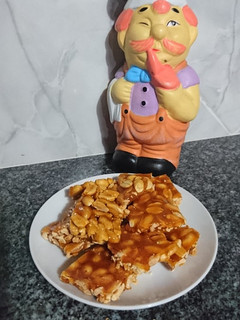 Una foto de Turrón crocante de maní 🎄 🥜 🥜 🥜