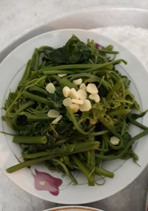 Hình của món Ngọn su su xào tỏi.