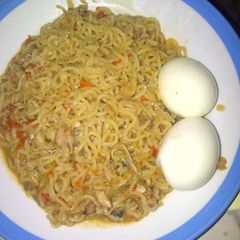 A picture of Noodles+eggs.
