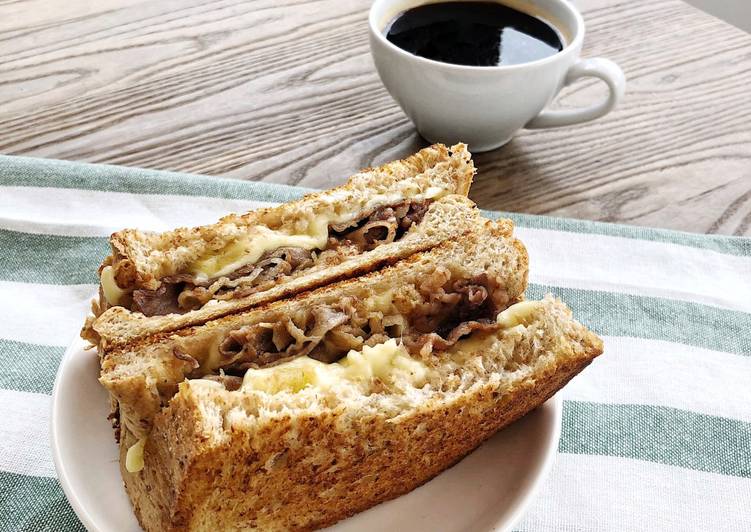 แซนวิชชีสกับเนื้ออเมริกา