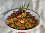 A picture of white rice and chicken breast