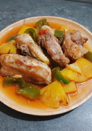 Hình của món Đùi gà sốt thơm ớt chuông.