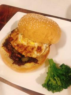 🍔洋蔥豬肉起司漢堡/2人份🍔 的食譜成品照片