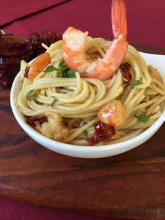 Una foto de Spaghettini con gambas al ajillo