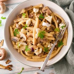 A picture of Creamy Goats Cheese & Mushroom Pasta.