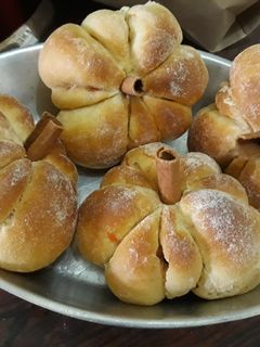 Foto de Pão de Cenoura Em Formato De Abóbora