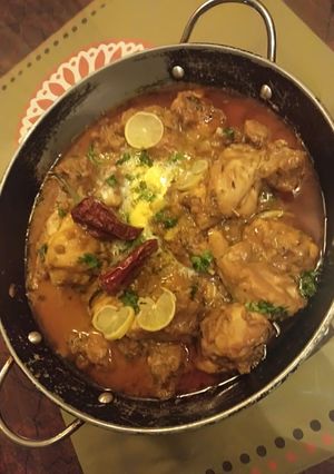 A picture of Chicken Lazeez Karahi..