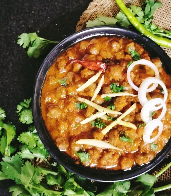અમૃતસરી છોલે (Amritsari Chhole Recipe In Gujarati) રેસીપી મુખ્ય ફોટો