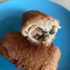 Una foto de ✨Cheesy Mushroom Risol