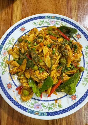 รูปของ ผัดเผ็ดไก่ใส่กระวาน