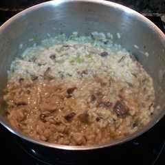 Una foto de Risotto de setas y ajos tiernos