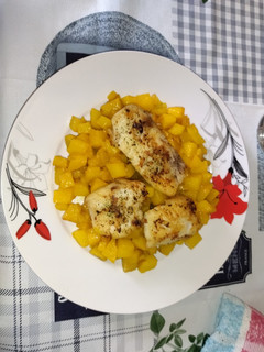 Una foto de Rosada con patatas🐟🥔