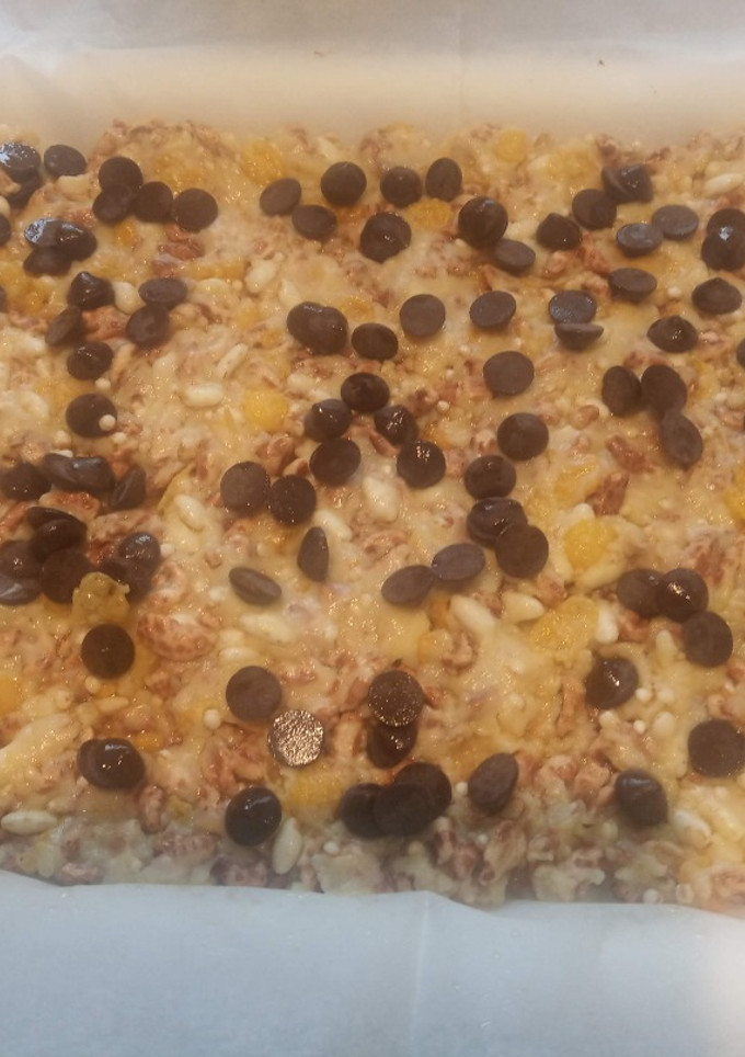 Una foto de Chocolate con mix de cereales y pepitas o fideos de chocolate