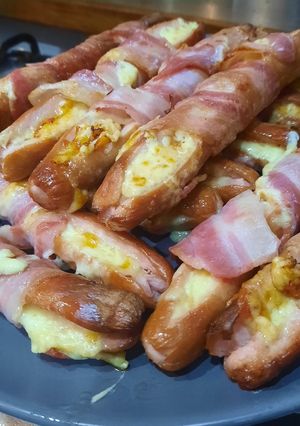 Baconba tekert virsli recept fotója