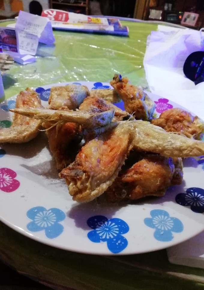 Una foto de Alitas de pollo fritas