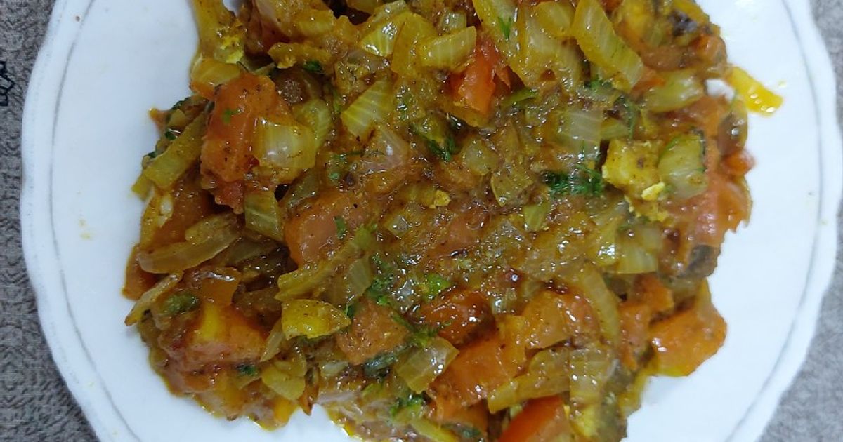 Fish Onion And Tomato Masala Chatpaty Fish Recipe by Nargis shaikh ...