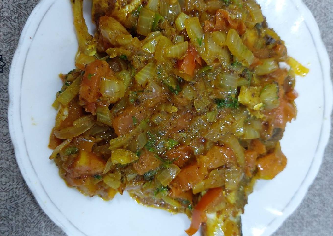 Fish onion and tomato masala chatpaty fish