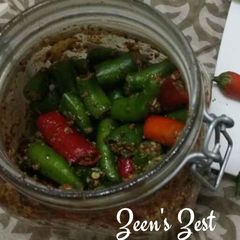 A picture of Green Chilli Pickle.