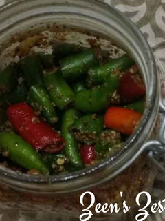 A picture of Green Chilli Pickle.