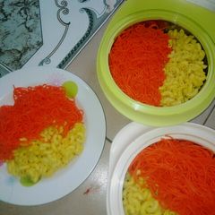 A picture of Coloured macarooni nd spaghetti.