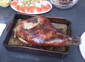 Foto principal de Pierna de cochinillo al horno