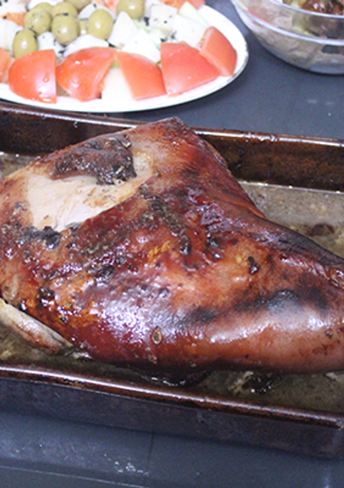 Una foto de Pierna de cochinillo al horno