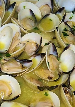 Una foto de Almejas a la marinera