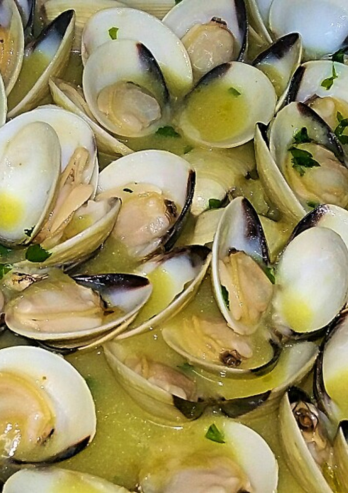 Una foto de Almejas a la marinera